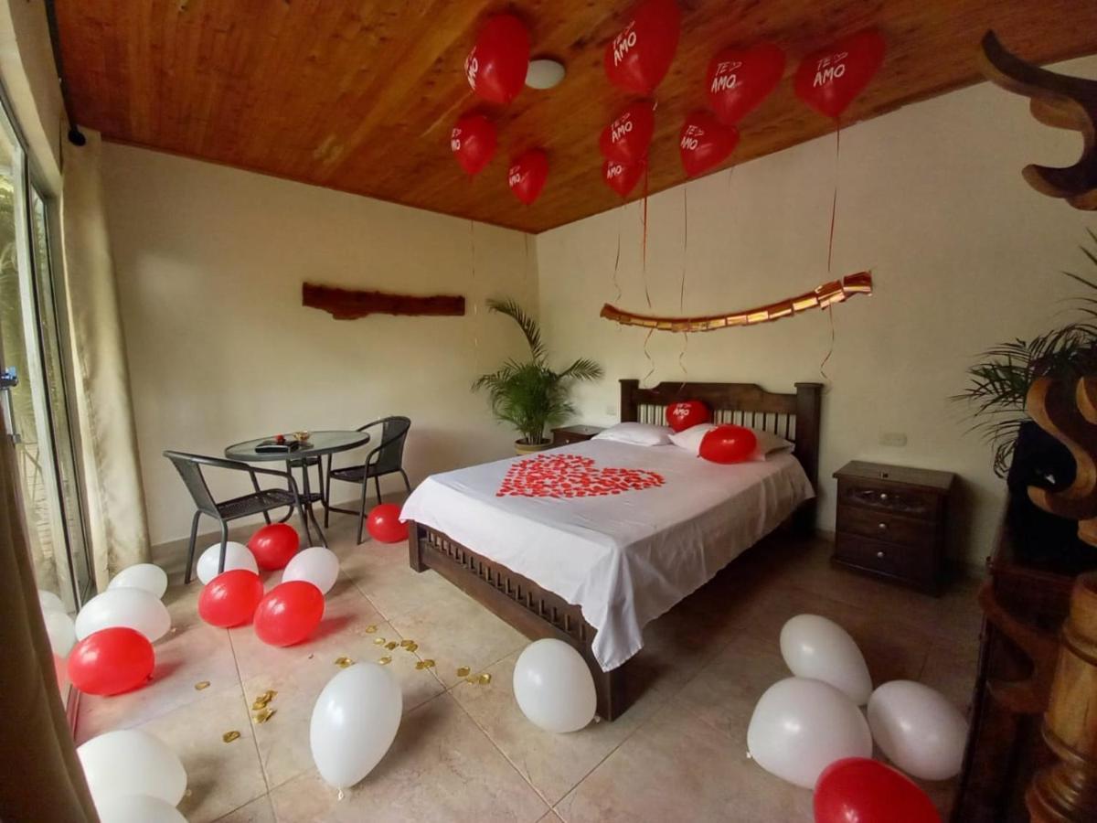 Hostal Hilltop Саленто Екстер'єр фото